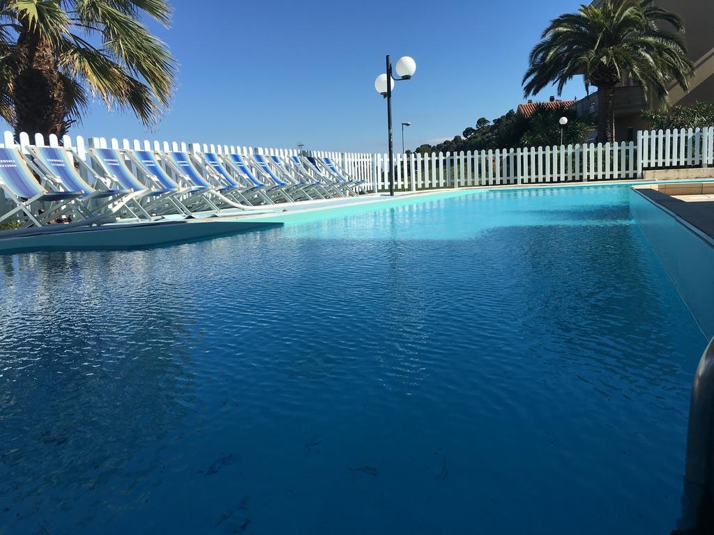 Residence Azzurro Массиньяно Экстерьер фото